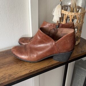 Brown Dansko Leather Ankle Boots Size 39 Women’s Clogs
